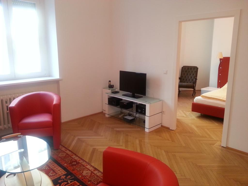 - Cav 4* Wien